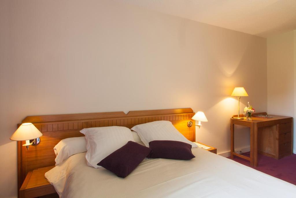 Hotel Logis Ar Milin Châteaubourg Habitación foto